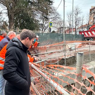 Il sindaco Alberto Gatto al cantiere in corso Enotria Il sindaco Alberto Gatto al cantiere in corso Enotria