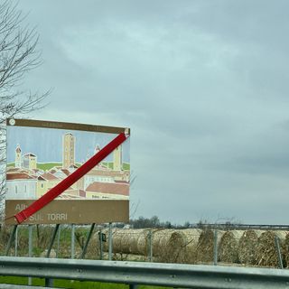 Fuori legge i pannelli turistici sull’autostrada Torino-Savona, sanzionata Autofiori Fuori legge i pannelli turistici sull’autostrada Torino-Savona, sanzionata Autofiori