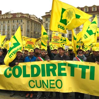 Coldiretti in piazza in un'immagine di repertorio - foto pagina fb coldiretti cuneo