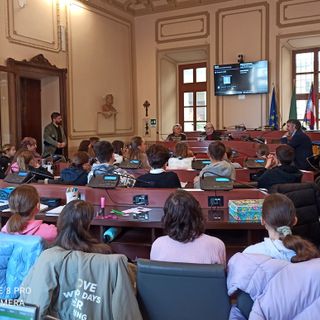 Carlin Petrini al consiglio comunale dei Ragazzi di Bra Carlin Petrini al consiglio comunale dei Ragazzi di Bra