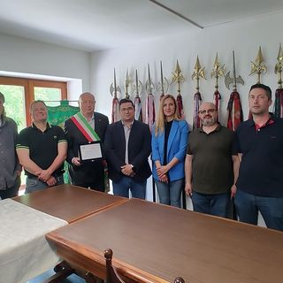 Castelmagno: consegnato il premio “Alfiere del Ricordo” al Sindaco Alberto Bianco