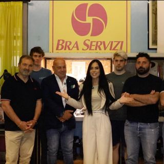 Partendo da sinistra: Pietro Sartore, Salvatore Cottone, Mario Sartore, Giuseppe Cavaliere Piumatti, la conduttrice Flavia Monteleone, Alberto Sartore, Luca Gazzera e Domenica Scarzello