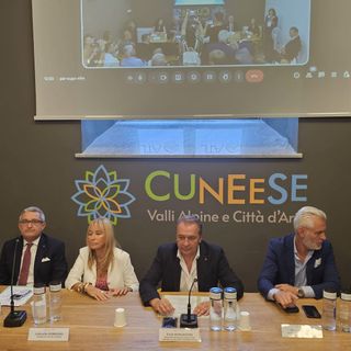 Turismo, la Regione rifinanzia la legge18/99 e stanzia quasi 16 milioni di euro per le strutture ricettive [VIDEO]