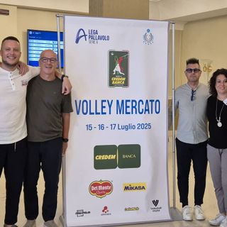 Cuneo Volley alla tre giorni di Bologna. Da sx: Dario Da Roit, Gabriele Costamagna, Paolo Brugiafreddo, Davide Bima, Silvia Canale e Stella Testa Cuneo Volley alla tre giorni di Bologna. Da sx: Dario Da Roit, Gabriele Costamagna, Paolo Brugiafreddo, Davide Bima, Silvia Canale e Stella Testa