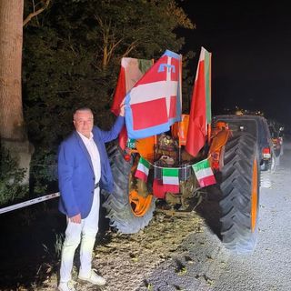 Perlo consegna la cittadinanza onoraria a Franco Graglia