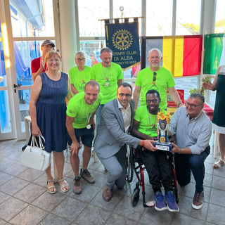 Gli atleti con Raffaella Witzel, Ezio Porro e il consigliere regionale Daniele Sobrero