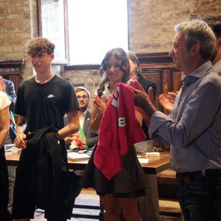 La consegna della maglia in ricordo di "Betto" Rolfo