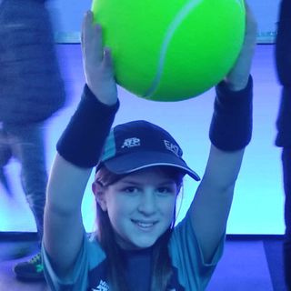 Gioia Ferrari mascotte di Ben Shelton oggi alle Atp finals