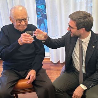 Alba: il sindaco ha fatto visita a Luigi Carosso per festeggiare i suoi 102 anni