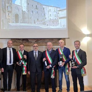 Confronto tra territori storici: Langhe, Roero, Monferrato e Irpinia