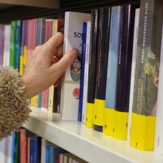 Buon anno dal Caffè letterario di Albedo, pieno di felicità e splendide letture