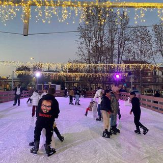 Pomeriggio speciale sulla pista di pattinaggio di Bra per la "Scuola di quartiere"