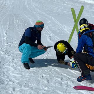 Sicurezza sulle piste da sci, SIIET: "Serve personale sanitario stabile nei comprensori sciistici"