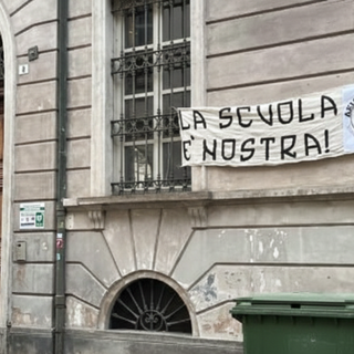Lo striscione esposto da Azione Studentesca