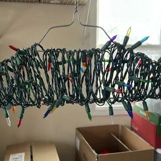 Come smontare le luci di Natale, senza ingarbugliarle