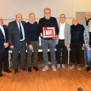 Giuseppe Destefanis, capogruppo di Canale,  premiato con l'Oscar della Generosità