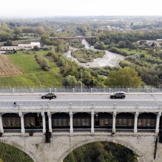 Truffe sentimentali e falsi investimenti in criptovalute: la Guardia di Finanza smantella organizzazione criminale di frodi informatiche