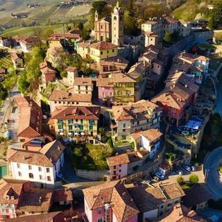 A Monforte d’Alba “Tra rete e realtà”: genitori e figli di fronte alla sfida digitale A Monforte d’Alba “Tra rete e realtà”: genitori e figli di fronte alla sfida digitale