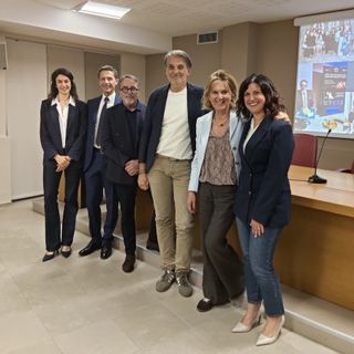 Nella foto di gruppo, da sinistra: Daniela Ferrero, sales &amp; project manager di Langhe Experience, il direttore Aca Fabrizio Pace, il past president del Consorzio Turistico Langhe Monferrato Roero Ferruccio Ribezzo accanto al nuovo presidente Bruno Viberti, la presidente del Consorzio Piccole Strutture Ricettive Raffaella Pittatore e Chiara Bergadano, marketing manager di Langhe Experience.