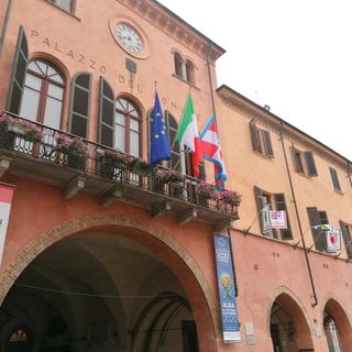 Il palazzo comunale albese