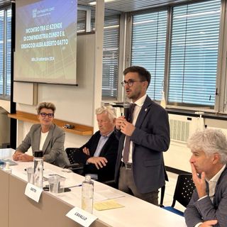 Alcuni momenti dell'incontro tenuto nel pomeriggio presso la sede di Tcn Group, in strada Tagliata ad Alba