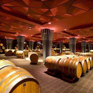 La nuova "barricaia" della cantina Batasiolo di frazione Annunziata a La Morra, tra le proprietà del gruppo Fininc