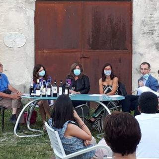 Carrù, successo per la serata di vino, salute, buon cibo e divertissement con Cinzia Ortega, Anna Comba e Lorenzo Tablino