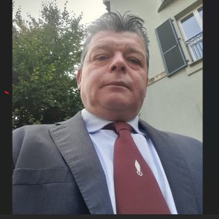 Claudio Raviola, imprenditore nato nel 1967, è candidato a sindaco di Dogliani