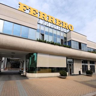 L'ingresso dello stabilimento albese Ferrero