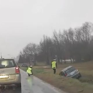 Incidente stradale tra Sanfrè e Bandito, tre le auto coinvolte