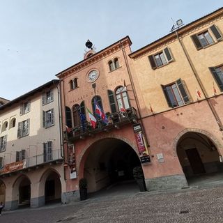 Il municipio di Alba