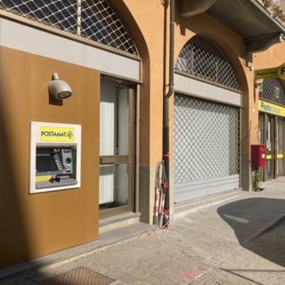 A Monforte d’Alba un ufficio postale senza più barriere A Monforte d’Alba un ufficio postale senza più barriere