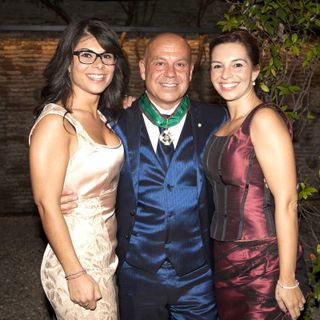 Giuseppe Piumatti insieme alle figlie Sonia e Sabrina