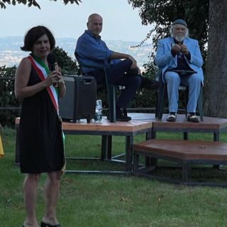 Il sindaco di Verduno Marta Giovannini, il giornalista Aldo Cazzullo e l'attore e scrittore Moni Ovadia, ultimo vincitore del Premio 'Fulvia" Il sindaco di Verduno Marta Giovannini, il giornalista Aldo Cazzullo e l'attore e scrittore Moni Ovadia, ultimo vincitore del Premio 'Fulvia"