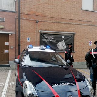 L'uscita laterale della gioielleria del Gallo, dove sarebbero stati esplosi i colpi che hanno ucciso i due rapinatori