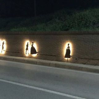 L'illuminazione della Bela Rosin all’uscita del paese