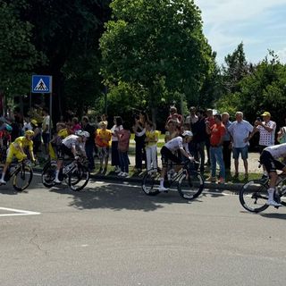 Alba ha accolto il Tour de France tinta di giallo: "Una grande festa per tutta la città"