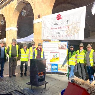 Alcuni scatti dalla castagnata di domenica scorsa a Bra