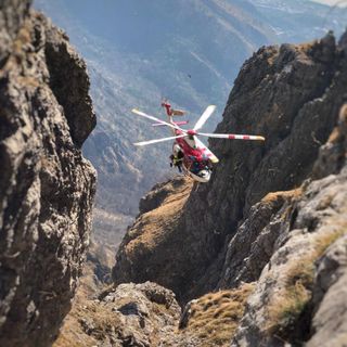Due escursionisti in difficoltà nel Vallone di Riofreddo, salvati dall'elisoccorso