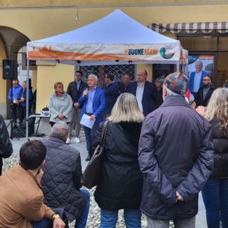 Cherasco, il candidato sindaco Claudio Bogetti inaugura la sede del proprio comitato elettorale e presenta la sua lista