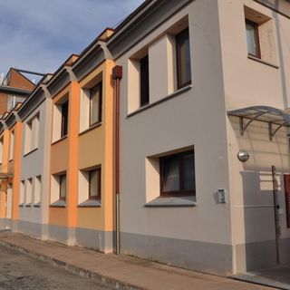 Il centro Caritas di via Pola ad Alba Il centro Caritas di via Pola ad Alba