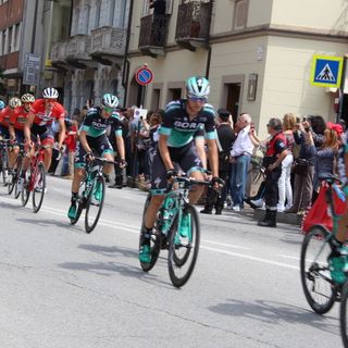 Il 6 maggio a Pollenzo le scuole chiuderanno alle 12.30 per il passaggio del Giro d'Italia