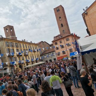 Alba si è vestita di folklore: numeri record per il "Baccanale dei Borghi"