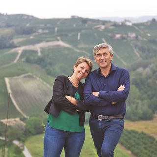 Luca Currado Vietti e Elena Penna: nuove avventure imprenditoriali per gli ultimi rappresentanti locali della cantina Vietti. Luca Currado Vietti e Elena Penna: nuove avventure imprenditoriali per gli ultimi rappresentanti locali della cantina Vietti.