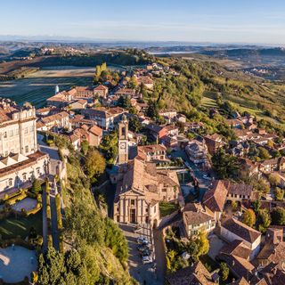 Veduta aerea del castello di Guarene