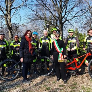 Le guide cicloturistiche organizzatori dell'evento per la Festa della Donna