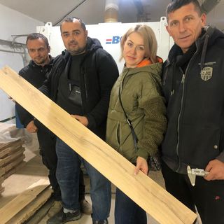 Alcuni addetti dello stabilimento di Zvenyhorodka