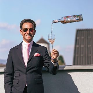 Maximilian Riedel in uno scatto creativo (Foto pagina Facebook)