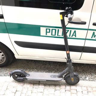 Bra: trovato monopattino rubato, informazioni presso la Polizia Locale