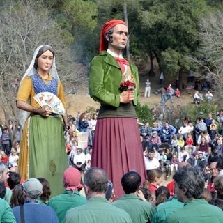 I Gegants della città gemella di Sant Cugat alla Fiera del Tartufo di Alba